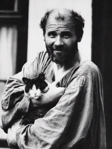 Gustav Klimt mit einer Katze, 1911 von Moritz Nähr