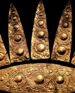 Mykenische Kunst: Detail eines goldenen Begräbnisdiadems aus Grab III, Mykene. 16. Jahrhundert v. Chr. Athen, Nationales Archäologisches Museum
