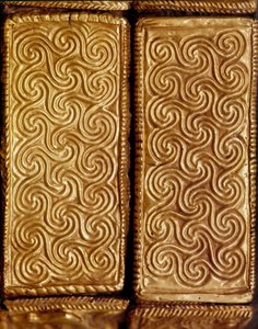 Mykenische Kunst: Detail einer Holzkassette, bedeckt mit Goldblättern, dekoriert mit Spiralen aus Grab V, Mykene. 16. Jahrhundert v. Chr. Athen, Nationales Archäologisches Museum von Mycenaean