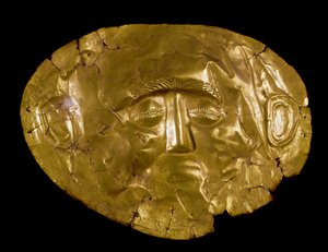 Mykenische Kunst: goldene Maske. Vom Fundort Mykene. 16. Jahrhundert v. Chr. Athen, Nationales Archäologisches Museum - Mykenische Kunst: goldene Totenmaske aus Mykene. 16. Jahrhundert v. Chr. Nationales Archäologisches Museum, Athen, Griechenland