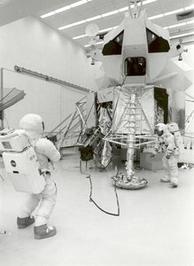 Apollo 13 - NASA, 1970 von NASA Images