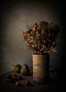 Stimmungsvolle Blumenstillleben