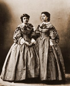 Porträt von Judith Gautier und ihrer Schwester, Schriftstellerin 1850-1917 (Foto)