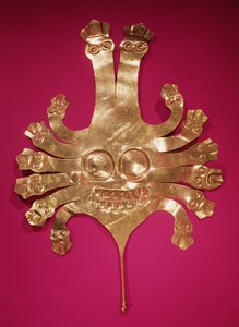 Kopf der Medusa, aus Peru (Gold)