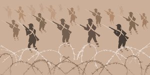 Soldaten des Ersten Weltkriegs mit Bajonetten - aus den Schützengräben auftauchend