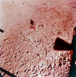 US-Flagge auf dem Mond, Apollo-11-Mission, Juli 1969 von Neil Armstrong
