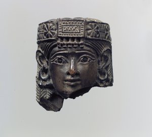 Kopf einer weiblichen Figur, ca. 8. Jahrhundert v. Chr. von Neo Assyrian