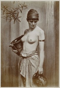Fotoreproduktion eines Holzschnitts nach dem Gemälde Wasserträgerin von Max Nonnenbruch von Neue Photographische Gesellschaft (possibly)