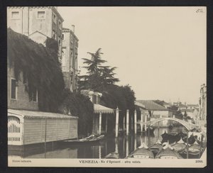 Ansicht des Rio dei Ognissanti in Venedig von Neue Photographische Gesellschaft