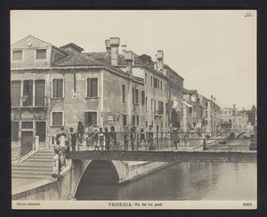 Ansicht des Rio dei Tre Ponti in Venedig