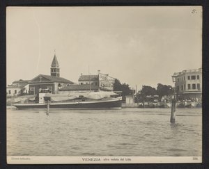 Gezicht op de kade van het Lido von Neue Photographische Gesellschaft