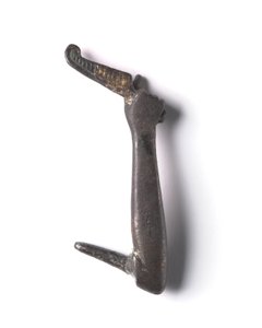 Bronzemontierung von einem Shawabty-Bündel: Arm mit Feder, späte 18. bis 19. Dynastie, um 1336-1256 v. Chr.