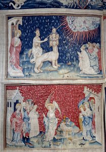 Apokalypse-Wandteppich (1373-1383), Nr. 44: Das Tier der Erde lässt Feuer vom Himmel fallen. Unten, Nr. 51, der dritte Engel und das Lamm. Wandteppich von Nicolas Bataille (1330-1405)