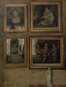 Innenraum mit Gemälden und einer Figurine von Niels Holsoe