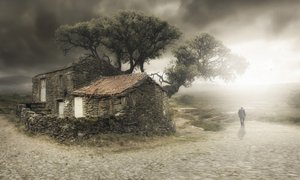 Altes Haus neblige Reise