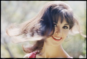 Marlo Thomas wirft ihr Haar