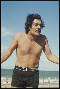 Omar Sharif am Strand