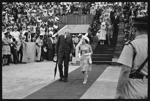 Prinzessin Margaret und Premierminister Bustamante feiern die Unabhängigkeit Jamaikas 1962 (s/w Foto) von Orlando Suero
