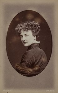 Porträt von Jane Dieulafoy 1851-1916, ca. 1890
