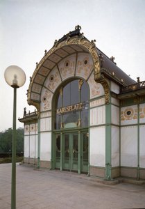 Jugendstil: Ansicht des Pavillons der Karlsplatz-U-Bahn-Station (jetzt Café) von Architekt Otto Wagner (1841-1918) (Wiener Secession) 1894-1899 Wien, Österreich