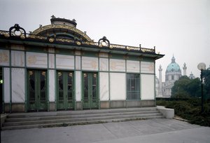 Jugendstil: Ansicht des Pavillons der U-Bahn-Station Karlsplatz (jetzt Café) von Architekt Otto Wagner (1841-1918) (Wiener Secession) 1894-1899 Wien, Österreich