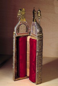 Ottomanische Kunst (Israel): Thora-Rolle und ihr Gehäuse von Ottoman School