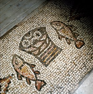 Das Wunder der Fische und Brote, Mosaik 4. oder 5. Jahrhundert