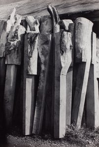 Totems, alte Werft, Rye Hafen von Paul Nash