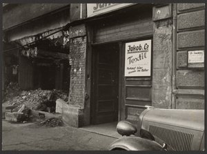 Mainz am Rhein, zerstörtes Kaufhaus am Markt von Paul Wolff