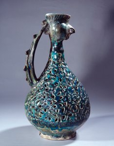 Persische Kunst: Keramik-Aquamarin mit Hahnkopf und Dekorationen inspiriert vom Waq-Waq-Baum. Aus Kaschan. 13. Jahrhundert Paris, Louvre Museum