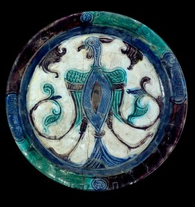 Persische Kunst: Schale in polychromer Fayence mit Darstellung eines Vogels