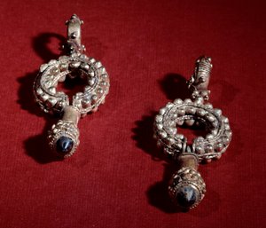 Persische Kunst: goldene Ohrringe. Rousenide-Periode 4. Jahrhundert n. Chr. von Persian School