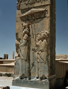 Ansicht des Tripylon des Darius-Palastes, 6. Jahrhundert v. Chr. von Persian School