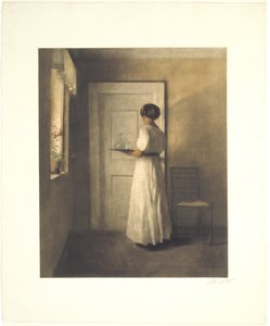 Junges Mädchen mit einem Tablett