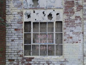 NEWCASTLE HEIMAT-SÜSSES-HEIM, 2016 von Peter McClure