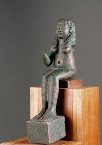 Phönizische Kunst: Darstellung der Göttin Astarte. Bronzeskulptur aus dem 7. Jahrhundert v. Chr. Aus dem Heiligtum von Carambolo in Spanien von Phoenician