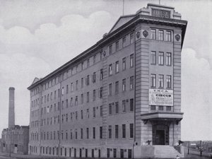 Melbourne: YMCA-Gebäude (s/w Foto) von Photographer Australian
