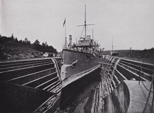 HMS "Flora," im Dock, Esquimalt, British Columbia von Photographer Canadian