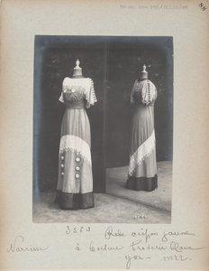 Albumseite: House of Worth, Kleid
