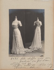 Albumseite: House of Worth, Abendkleid von Photographer French