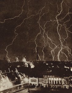 Blitze über der Stadt Leipzig, Deutschland, während eines Gewitters von Photographer German