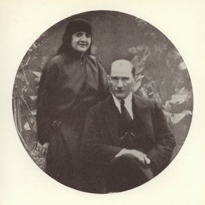 Mustafa Kemal Atatürk, Präsident der Türkei, und seine Frau Latife Usakligil