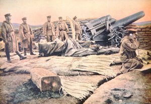 Japanische Belagerungskanone im Einsatz gegen die deutsche Festung Tsingtao an der chinesischen Küste von Photographer Japanese