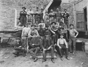 Mitarbeiter der Henry Clay Fabrik, 1905 von Pierre A. Gentieu