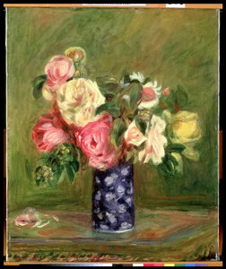 Rosen in einer blauen Vase
