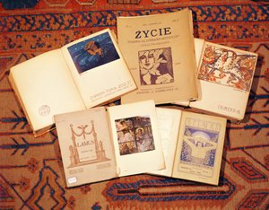 Sammlung literarischer Zeitschriften, die um 1900 in Polen produziert wurden