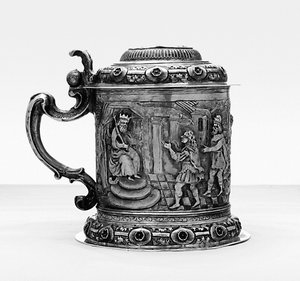 Bierkrug, die Seiten mit Szenen aus dem Leben von Joseph, Danzig, ca. 1690 (teilvergoldetes Silber)