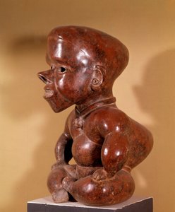 Präkolumbianische Kunst: Statuette eines nackten Buckligen