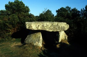 Dolmen, Cap de la Chèvre, Kerarel Crozon. von Prehistoric Prehistoric