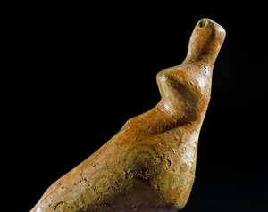 Prähistorie: weibliche Tonstatuette aus dem Fundort Jalangac Depe (Süd-Turkmenistan). 4000-3500 v. Chr. Kupferzeit. Sankt Petersburg, Eremitage, Russland